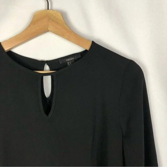 Forever 21 Black Keyhole Neck 3/4 Long Sleeve Blouse S - Picture 3 of 3